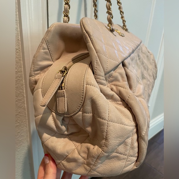 Authentic Chanel Iridescent calfskin Chic quilt bowling bag - Picture 3 of 16